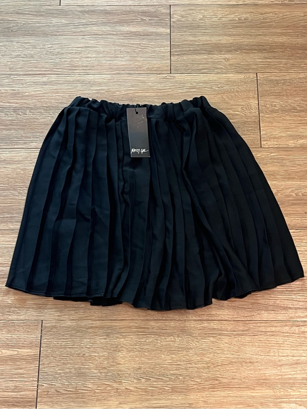 NWT Nasty Gal Black Pleated Skater Mini Skirt Size 6